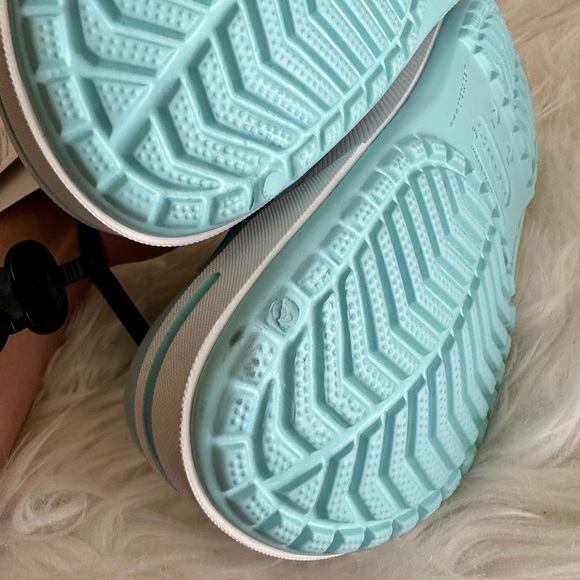 NEW CROCS UNISEX ADULT CROCBAND CLOG IN ICE BLUE SIZE 7W / 5M - Picture 6 of 6